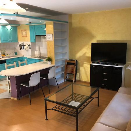 Large Apartment With Garage And Terrace Budapest Bagian luar foto